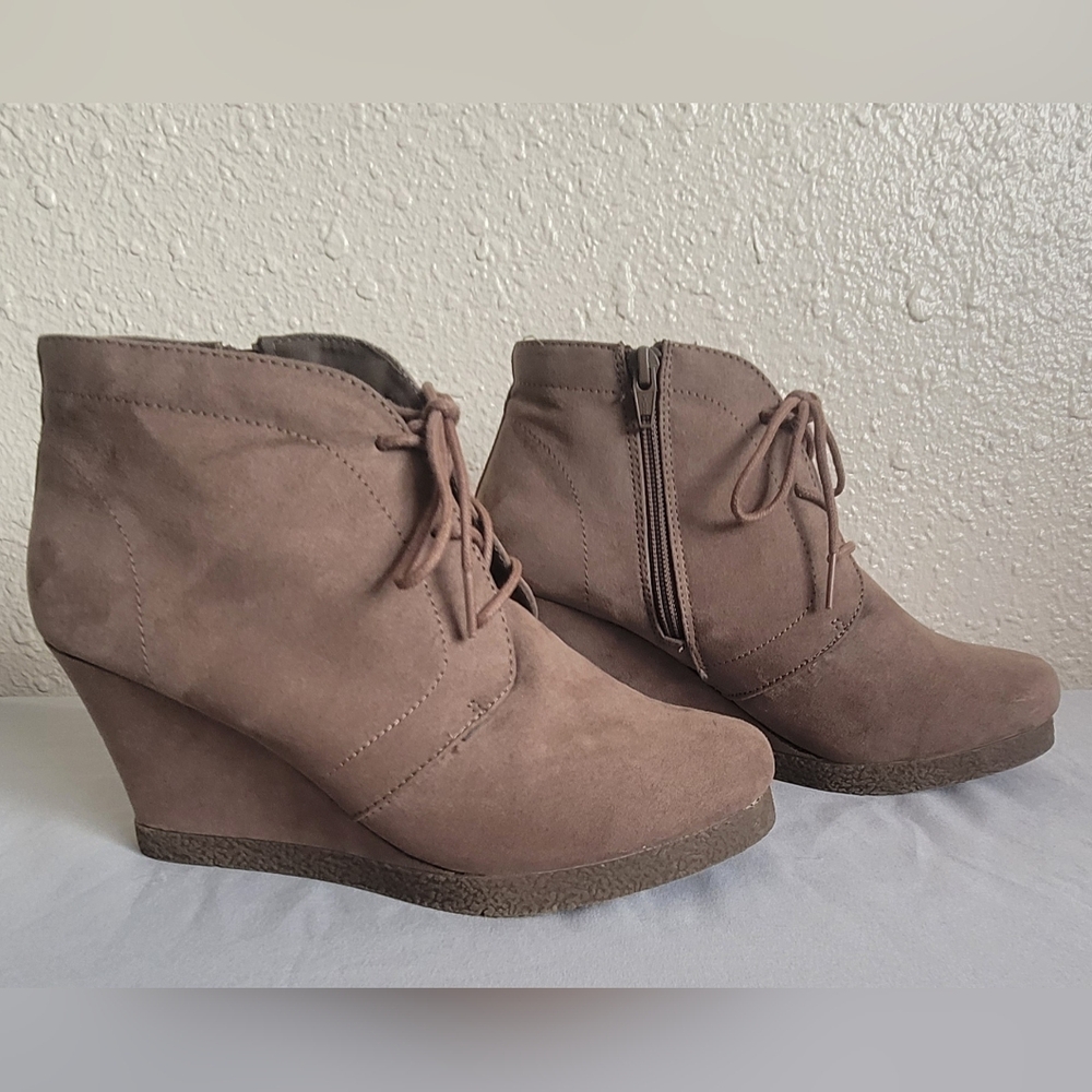 Women's Tan Wedge Ankle Boots